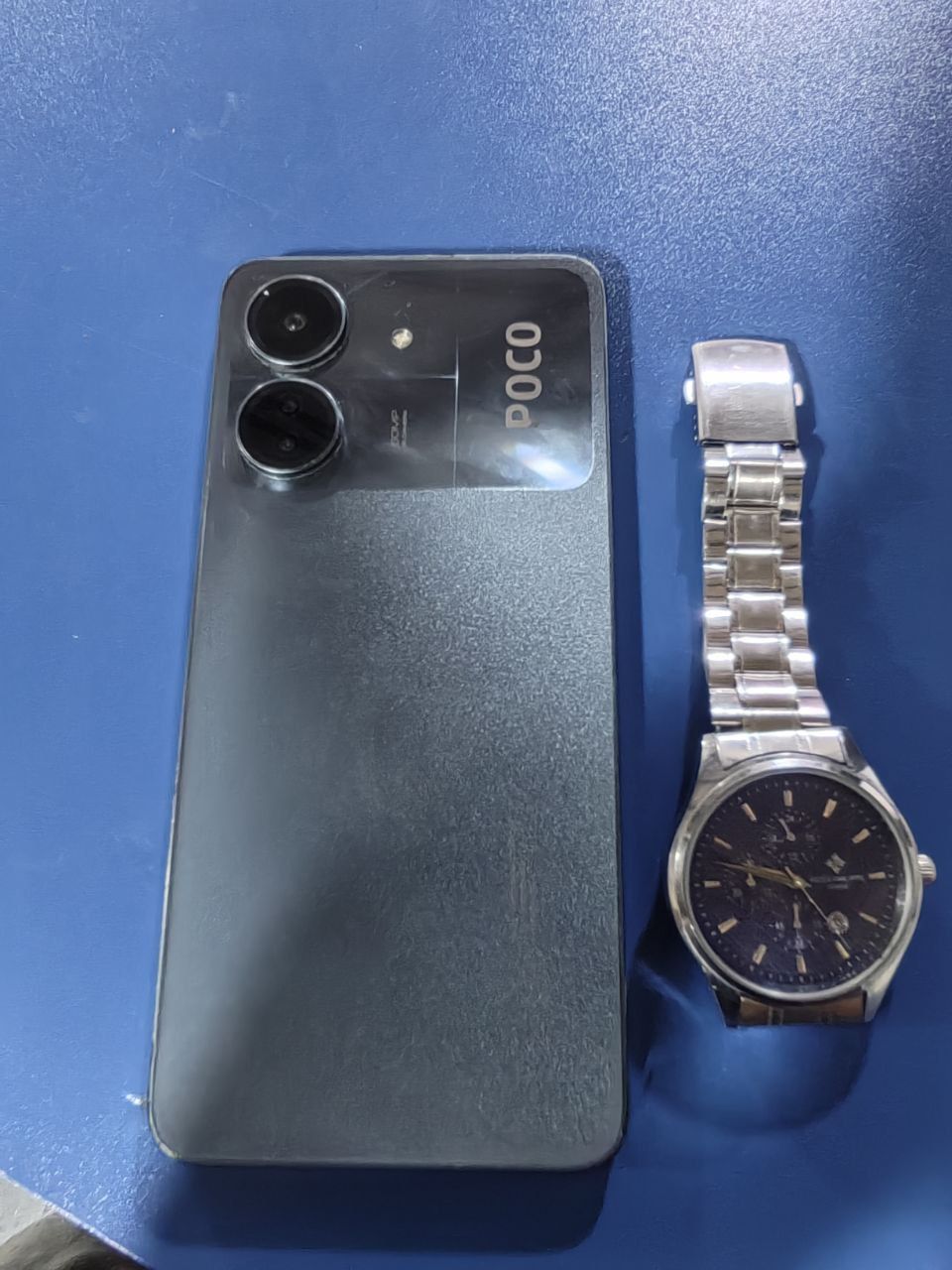 POCO C 65 sotladi 8.256