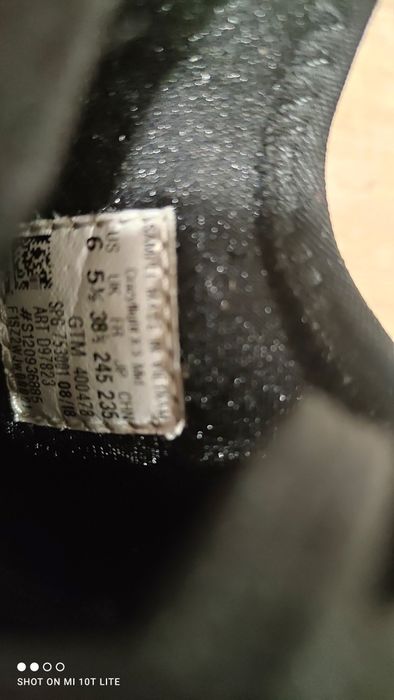 маратонки на Adidas