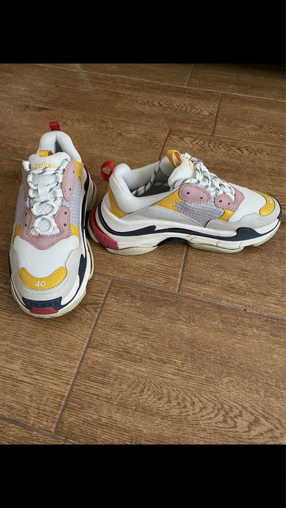 Vand Balenciaga Triple S Originali - NU FAKE URI