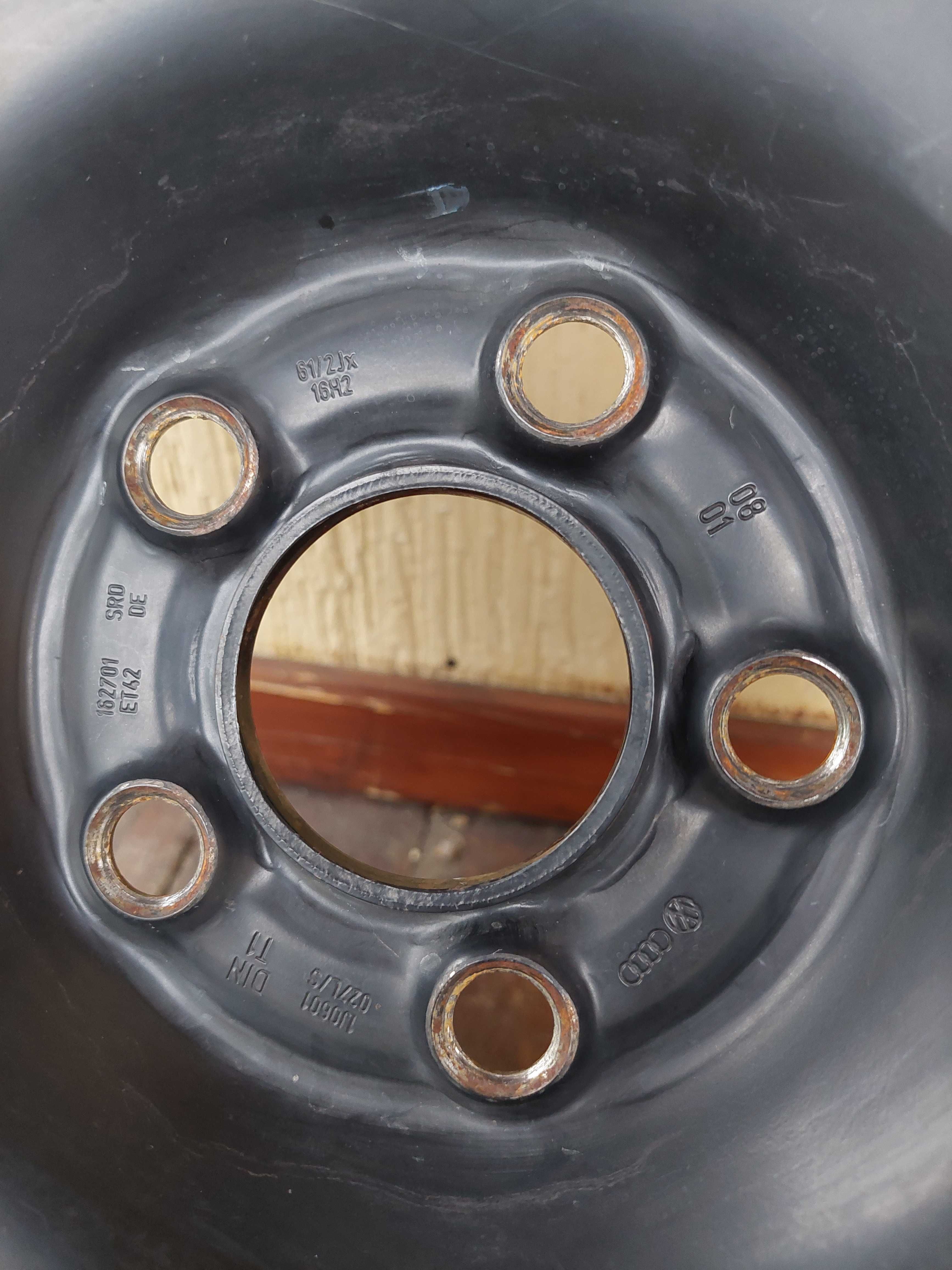 Всесезонни АТ гуми 215 65 16 Kumho RoadVenture AT52