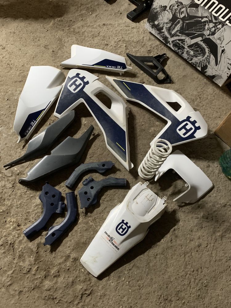 Пластмаси за husqvarna 20-23