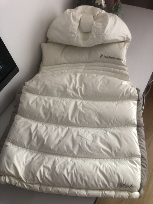 Дамски елек peak performans