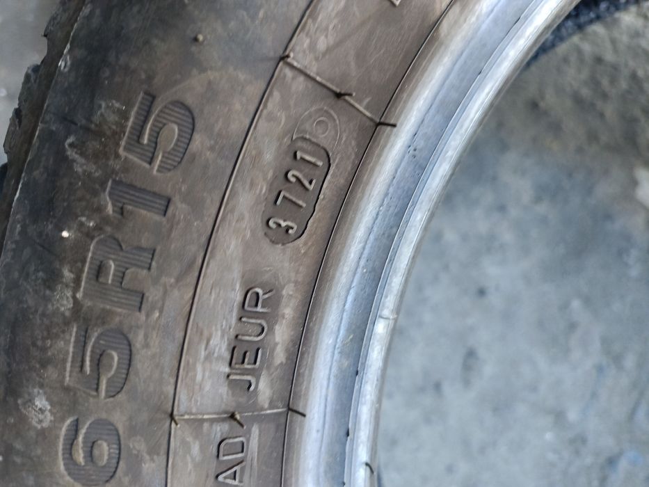 Зимни гуми -2021г.-15цола-185/65-1бр.-85лв."DUNLOP"-като нови