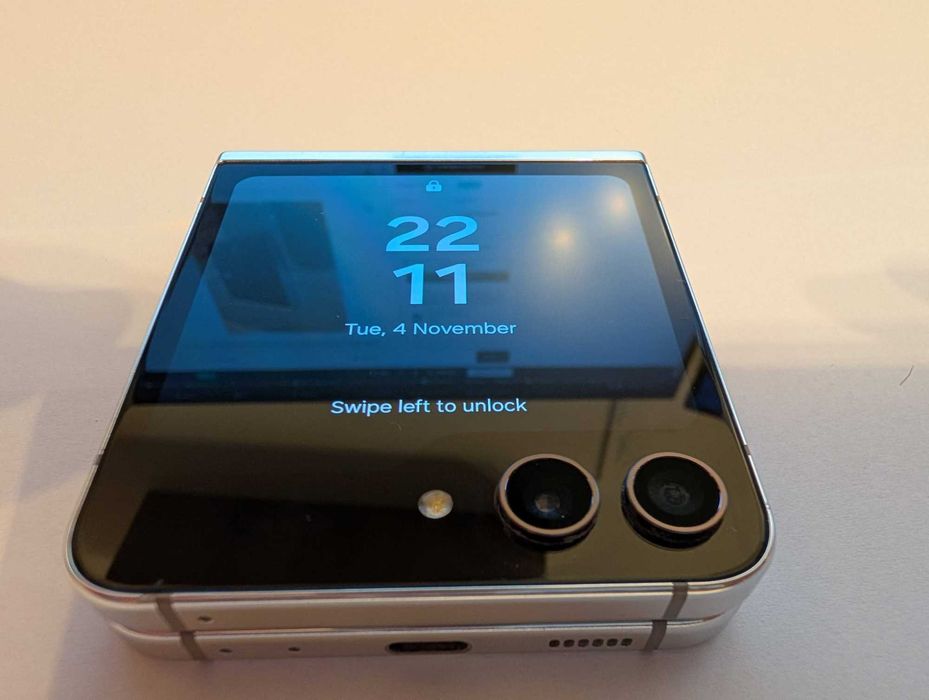 Samsung Galaxy Z Flip5 256GB Cream