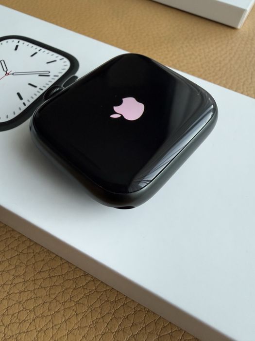 Часовник Apple Watch Series 7