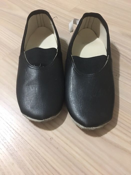 Чешки,новые черные , кожанные