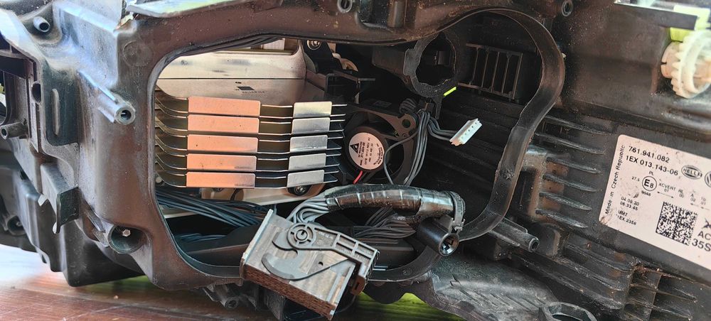 Фар за VW Touareg III / ВФ Туарег 3