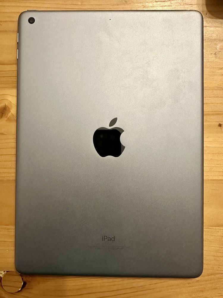 Apple iPad 5th gen 32GB Space Gray Wi-Fi