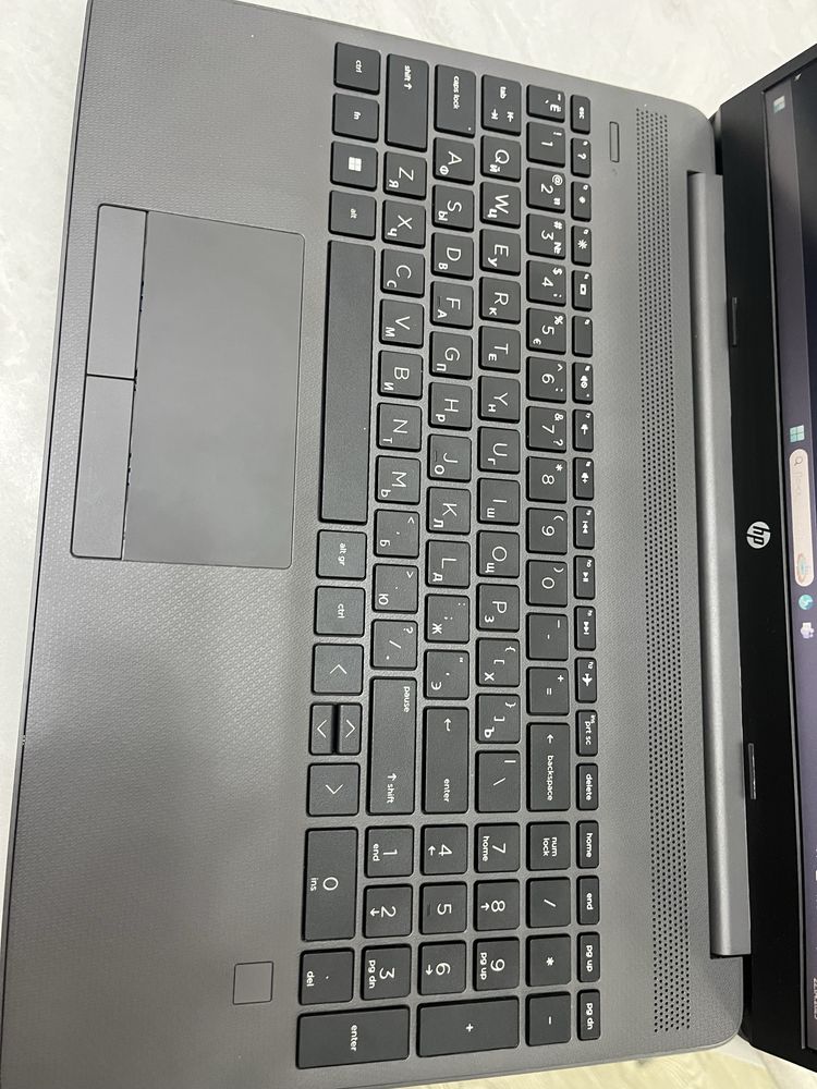 Продам ноутбук HP 255 G9 — в отличном состоянии.