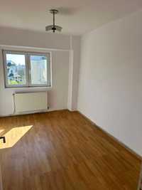 Apartament 3 camere de vanzare