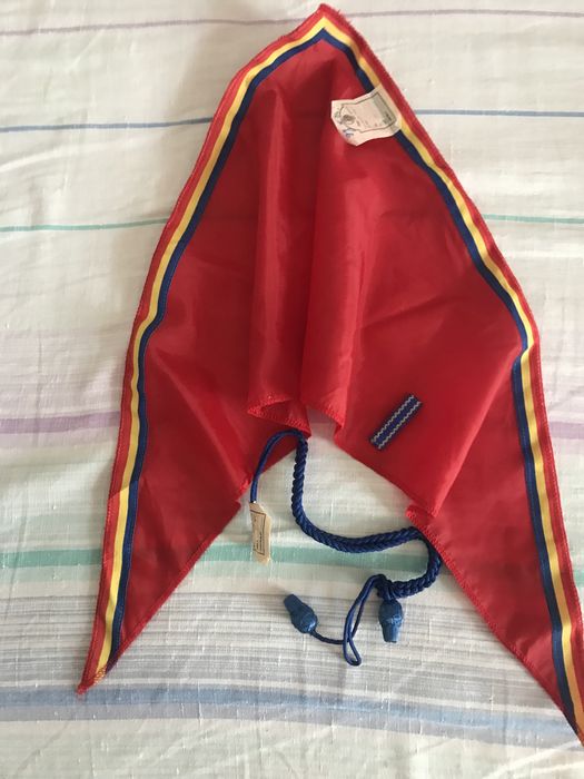 cravata de pionier,snur si tresa