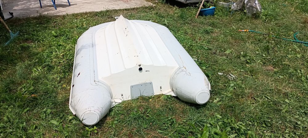 Barca Adventure V-250 cu motor Mariner 3.5HP