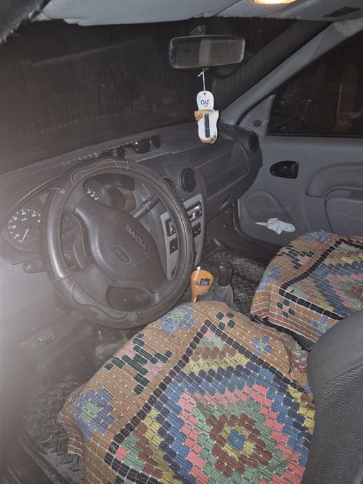 Vând Dacia Logan 1.4