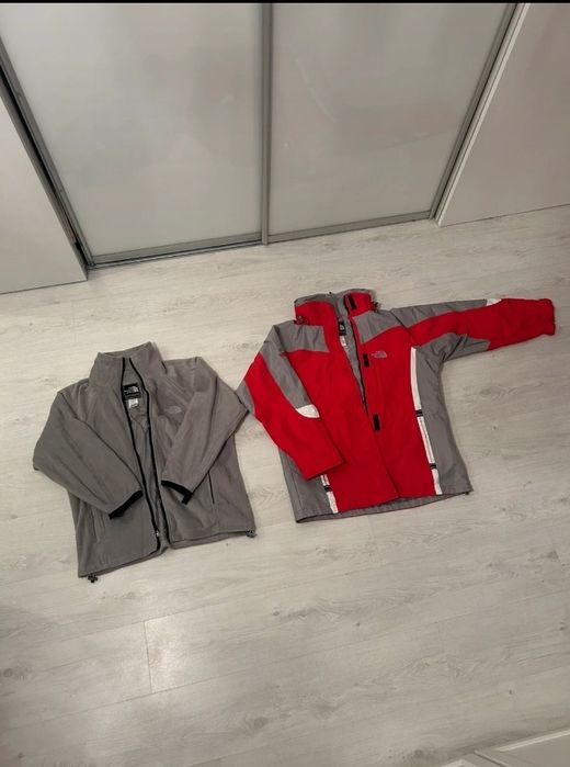 Vând Jacheta The North face cu model fleece