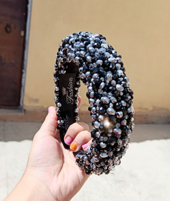 Обьёмный ободок из бусин