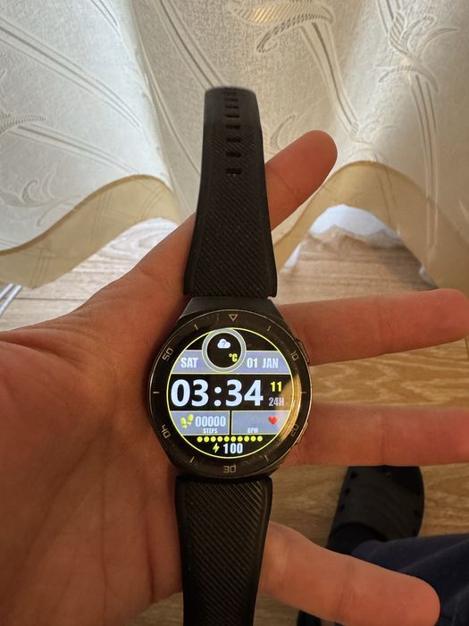 Huawei watch GT 2e + слушалки Леново подарък