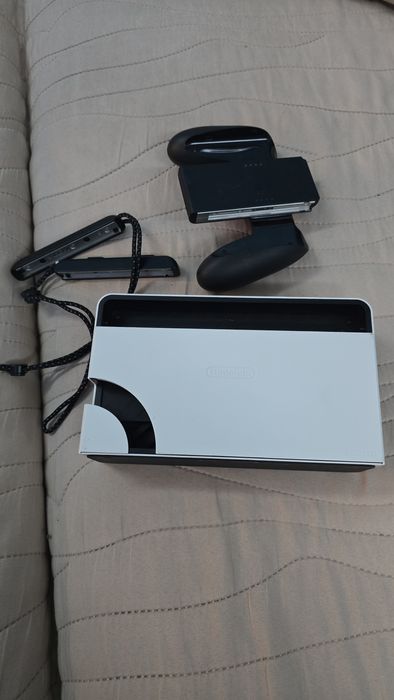 Продам nintendo switch oled последняя модель.