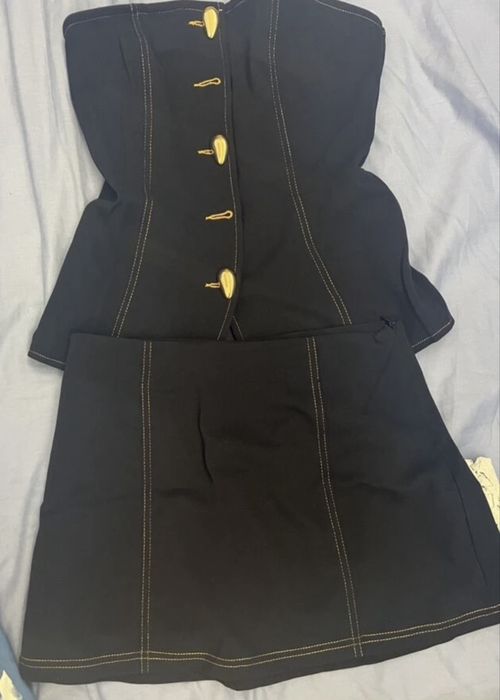 Стилен черен комплект (корсет + пола) – размер S – 25 лв