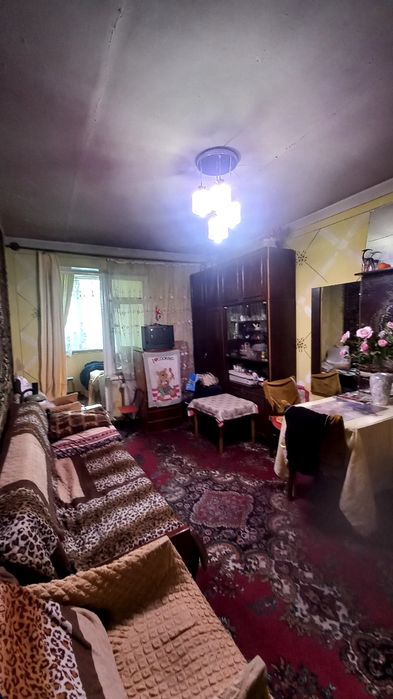 ЦУМ квартиа 2х комнатная 4 этаж кирпичая