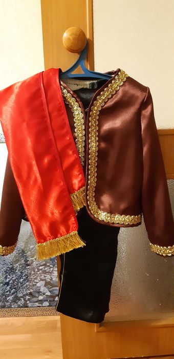 Продам новогодний костюм на мальчика