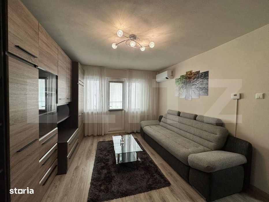 Apartament cu 3 camere, zona Minerului