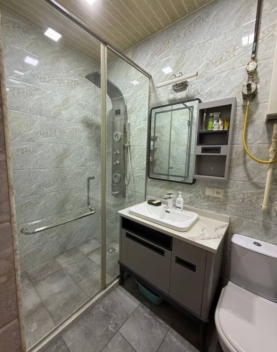 Метро Космонавтов. Итальянское посольста сдаётся 2х комнатная квартира