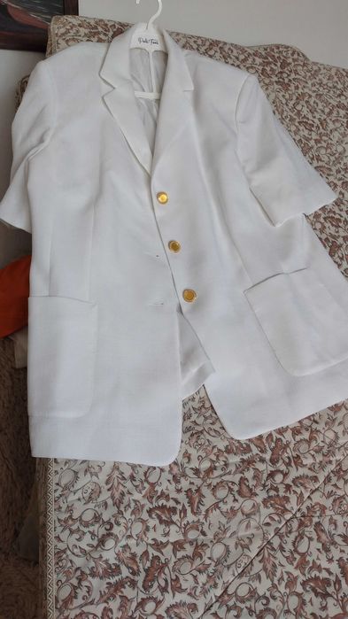 Лятно бяло сако с къс ръкав размер 52