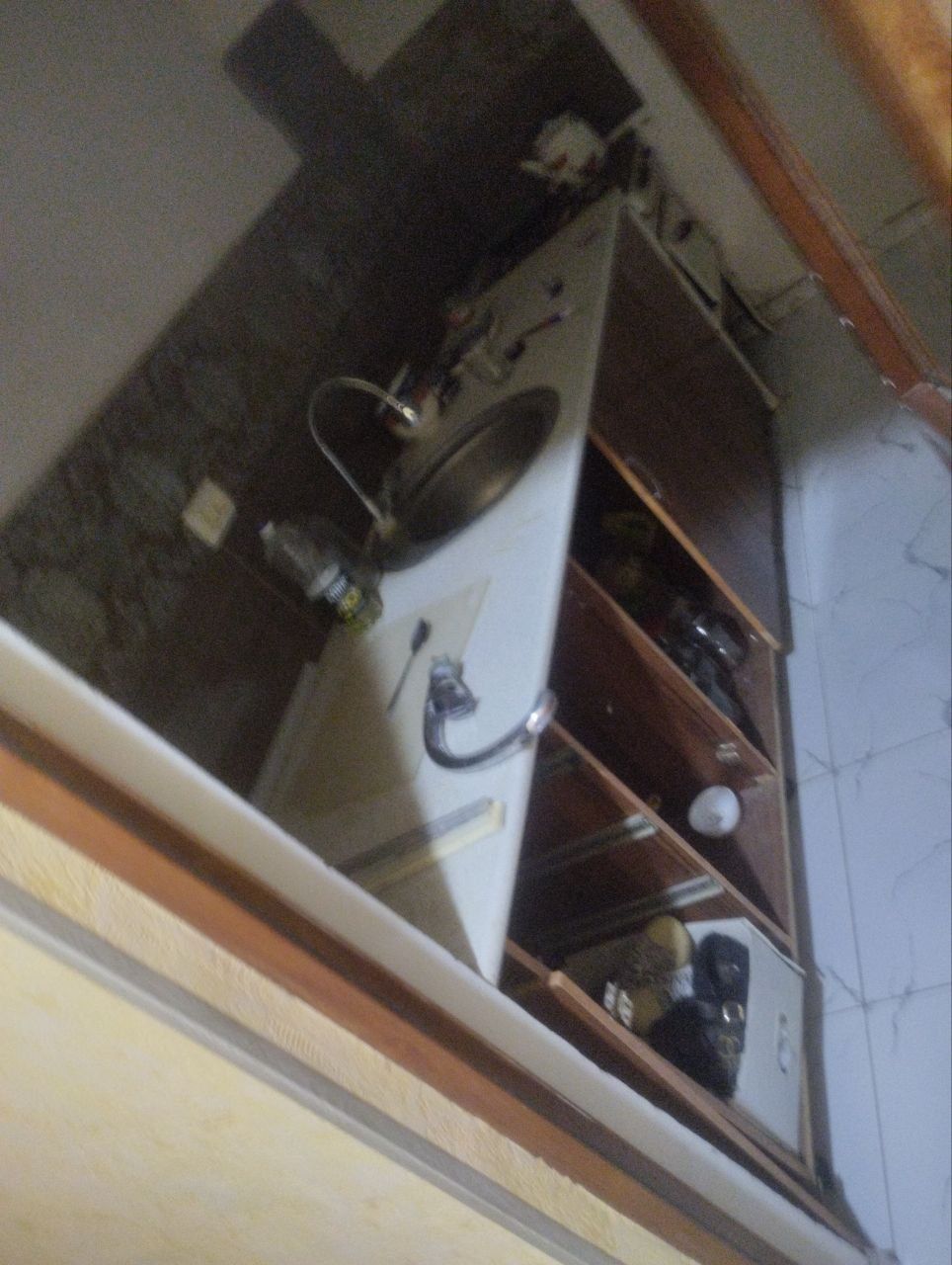 Hovli sotiladi Chirchiq 75000$
