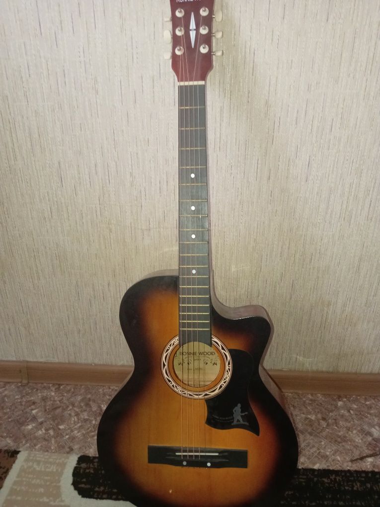 Продам шестиструнная гитара