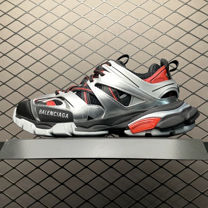Balenciaga track
