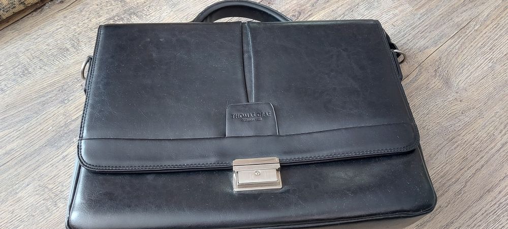 Совершенно новый портфель, шлем для бокса ,ремень для поднятия штанги