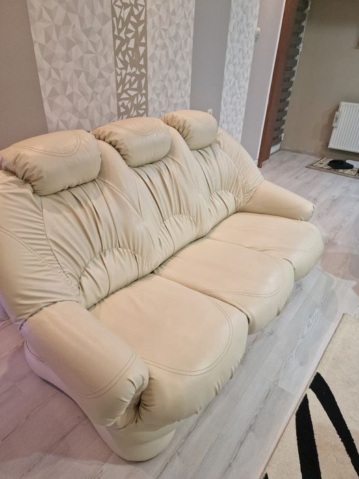 Canapea piele ecologica  absolut impecabila