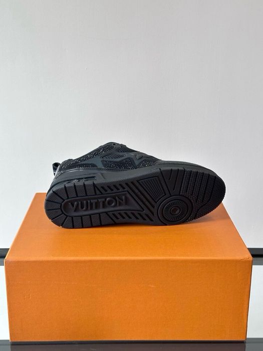 Adidasi LV skates full black