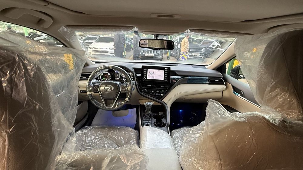 Toyota Camry GLE Gibrid