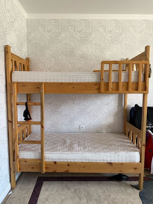 Детская двухъярусная кровать