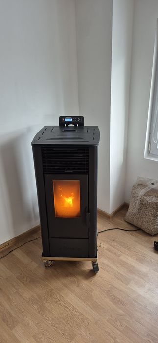 Soba șemineu peleți