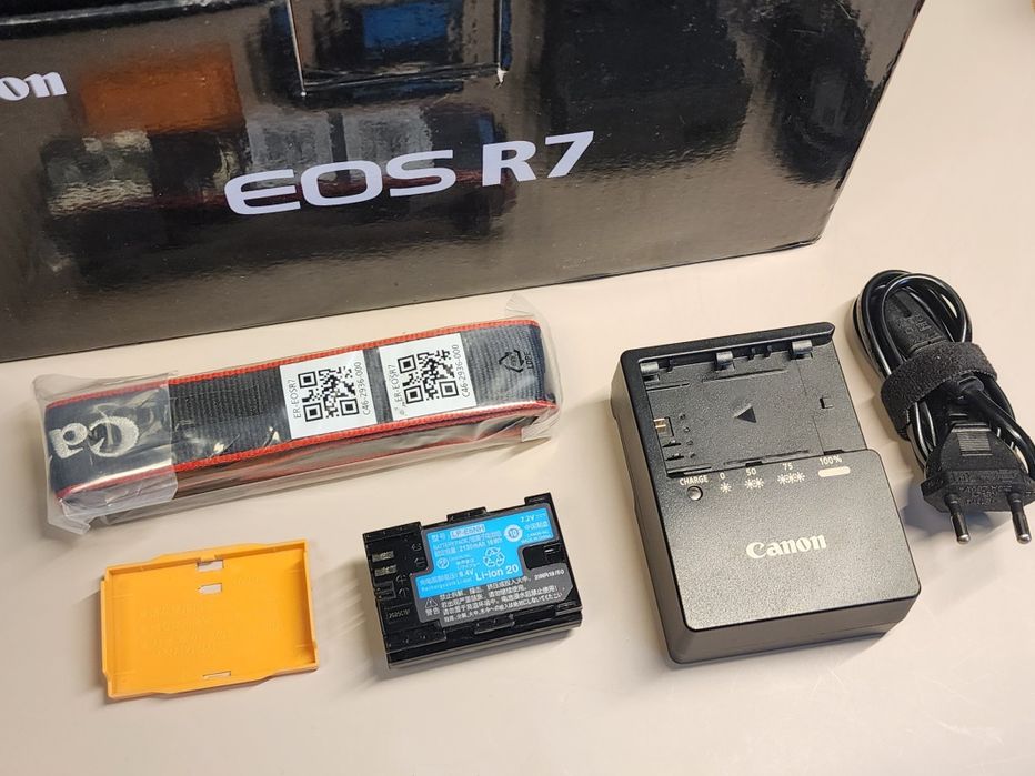 vând/schimb body Canon R7