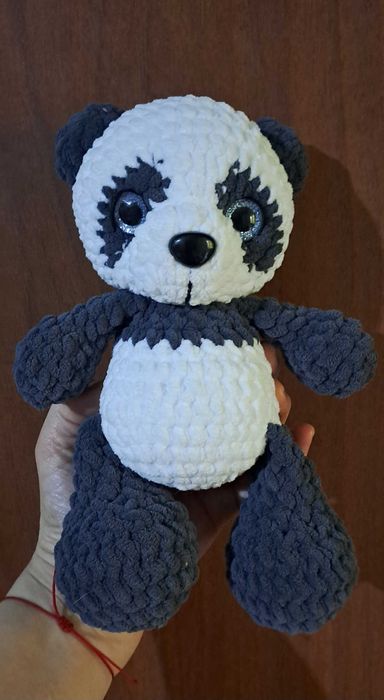 Плющевая мишка и божьякоровка