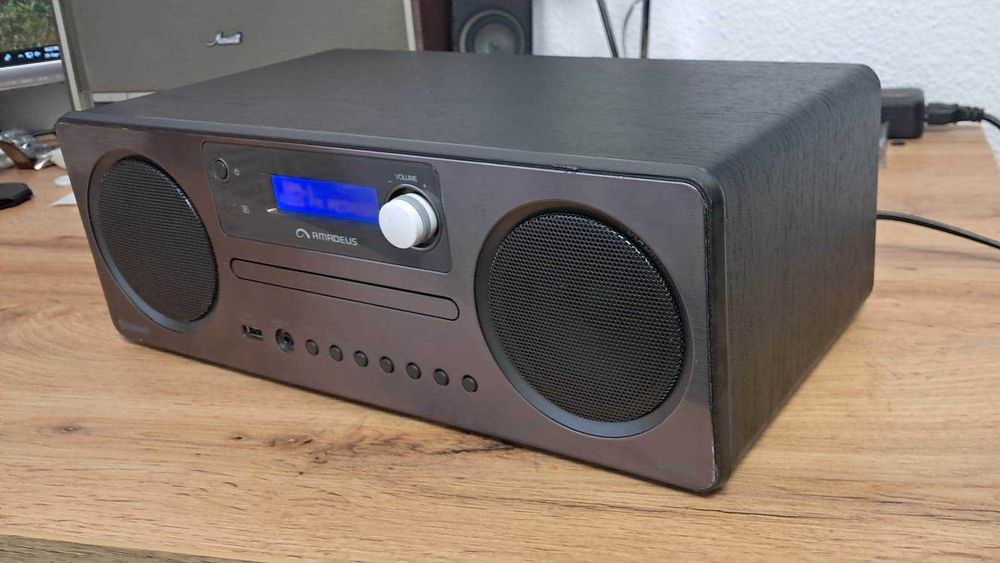 Microsistem AMADEUS CAVATO cu CD, USB, radio DAB+ FM și Bluetooth