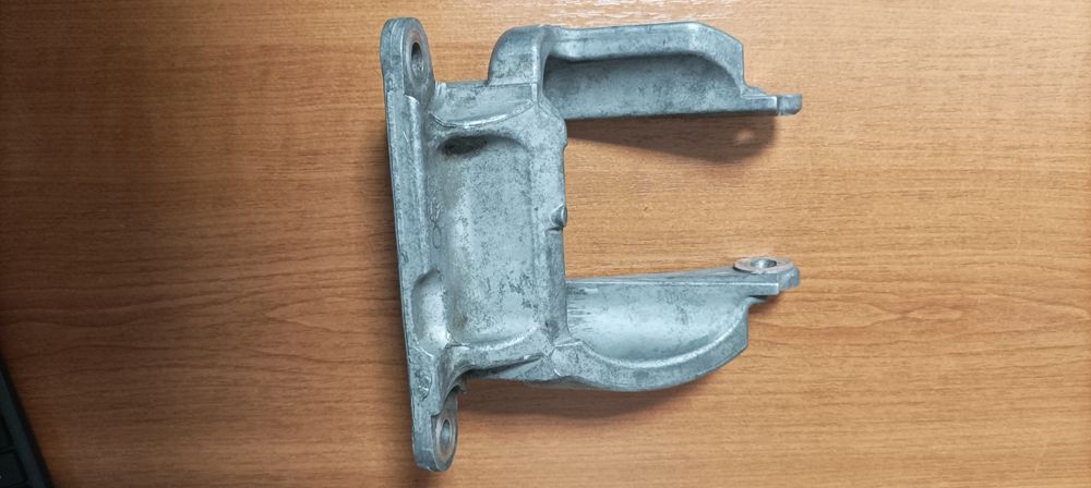 Предна стойка за двигател 2.5 Outback BS 15-19г