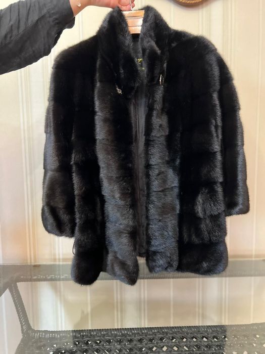 Продам шубу норковую