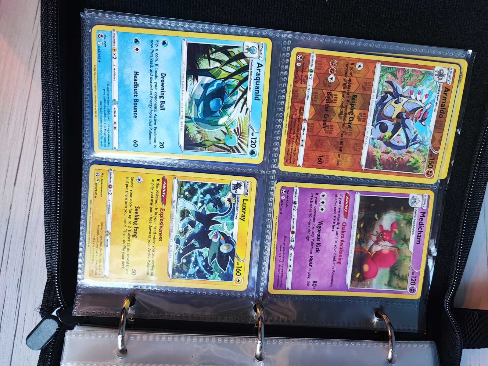Pokemon карти за игра и класюр за тях