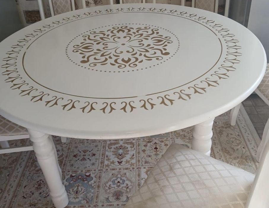 Продам круглый стол для кухни ТОЛЬКО СТОЛ