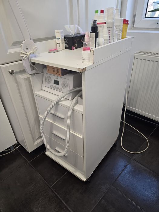 Vand ucenic pedichiură/cosmetica