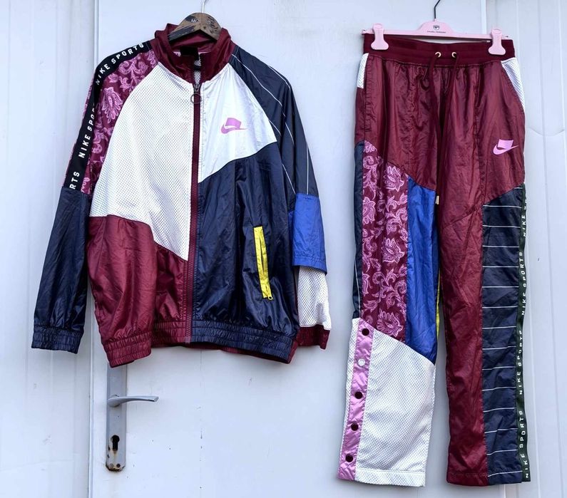 Nike NSW уникален оригинален дамски екип М/Л размер