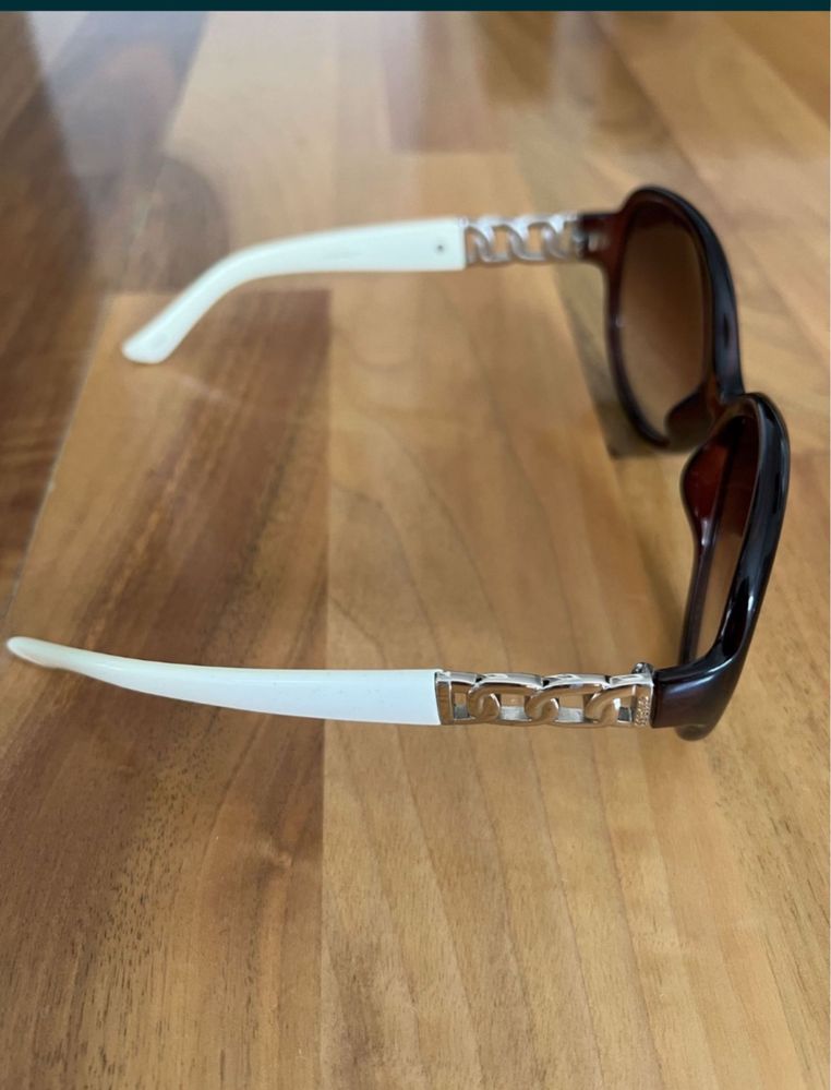 Ochelari de soare Guess
