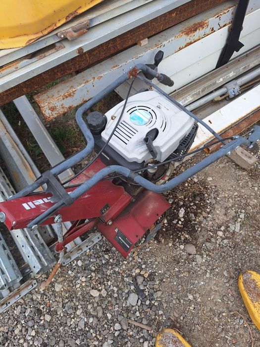 Mașini de tuns iarba și motocultor