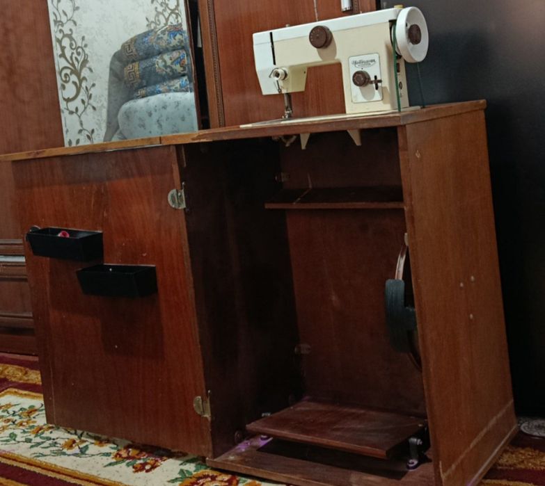 tikuv mashinasi sotiladi