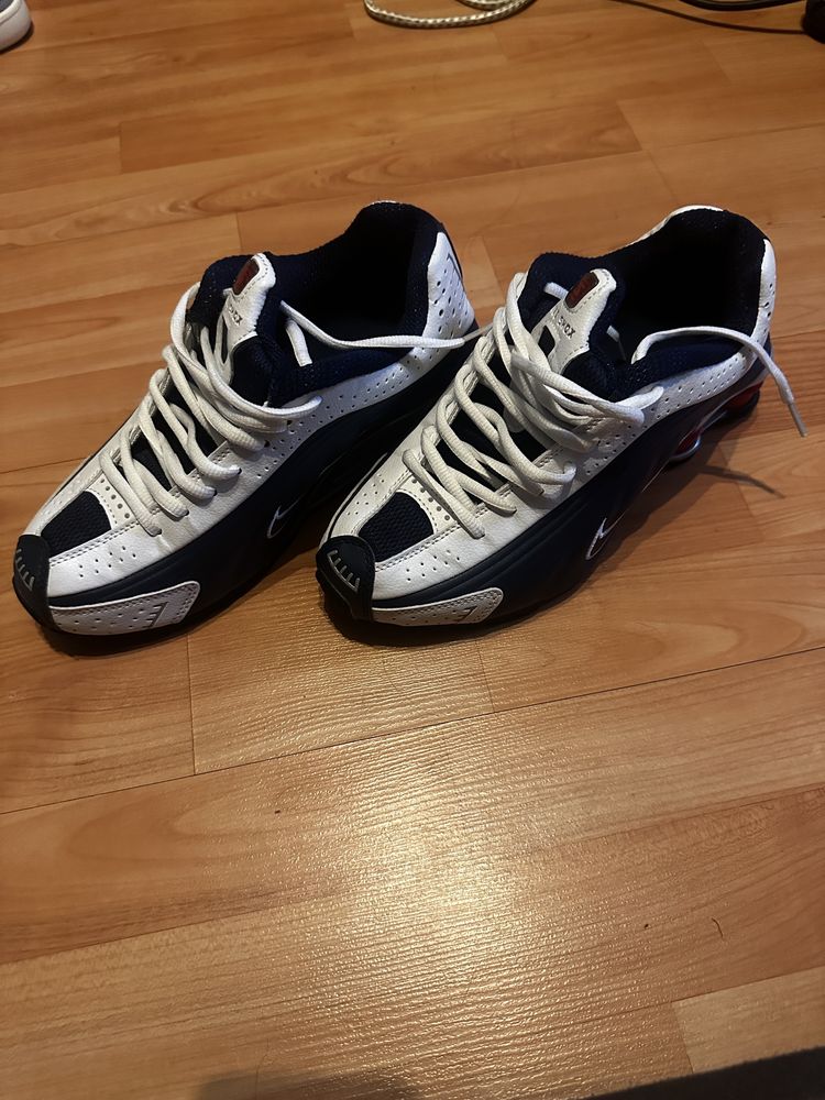 Nike Shox R4 номер 41