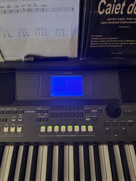 Orga Yamaha psr-S670